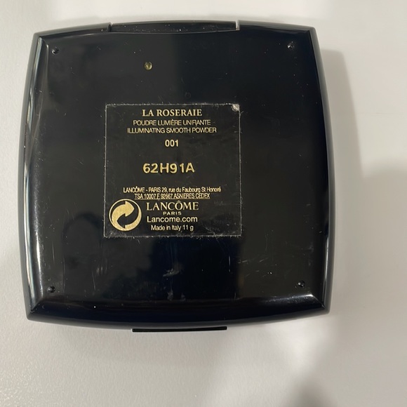 Luxury Makeup Bundle - Picture 6 of 8